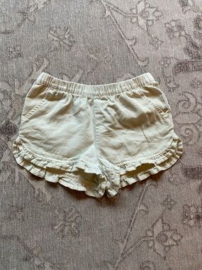 2T Cream Ruffle Hem Shorts